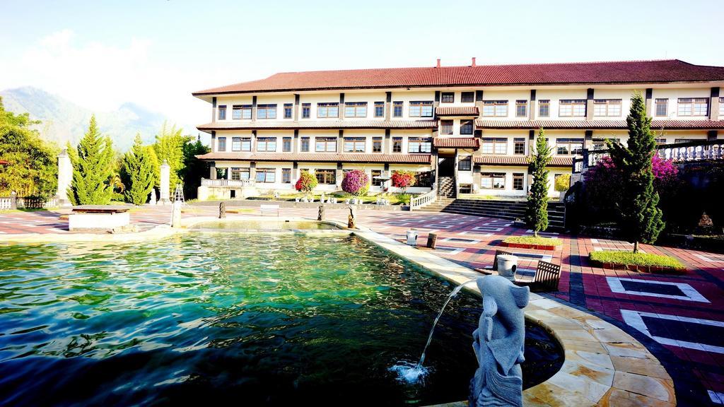 Puri Bening Lake Front Hotel Kubu Extérieur photo